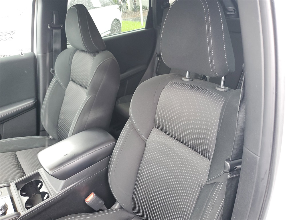2022 Mitsubishi Outlander ES photo 15