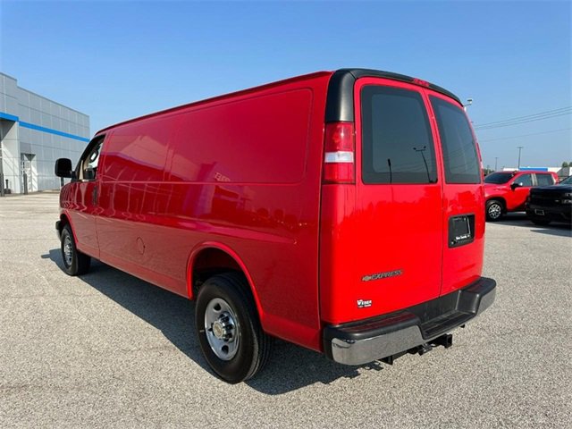 2025 Chevrolet Express Cargo Van photo 3