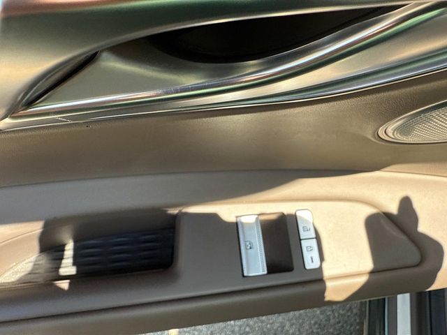 2023 Genesis GV80 2.5T AWD photo 9