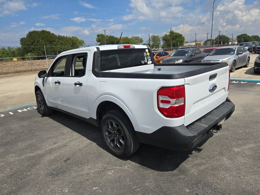 2022 Ford Maverick XLT photo 2