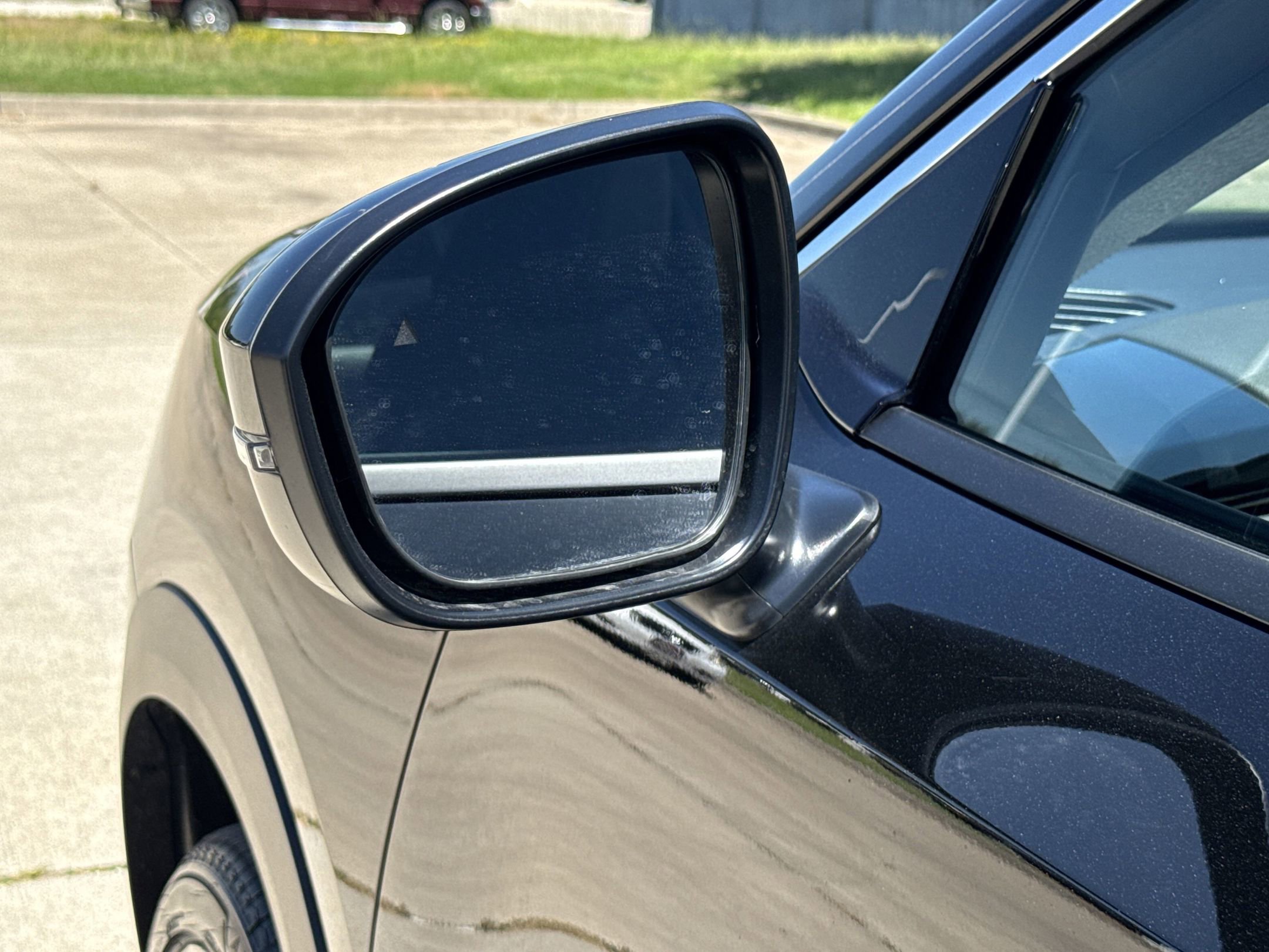 2025 Nissan Kicks SR photo 17