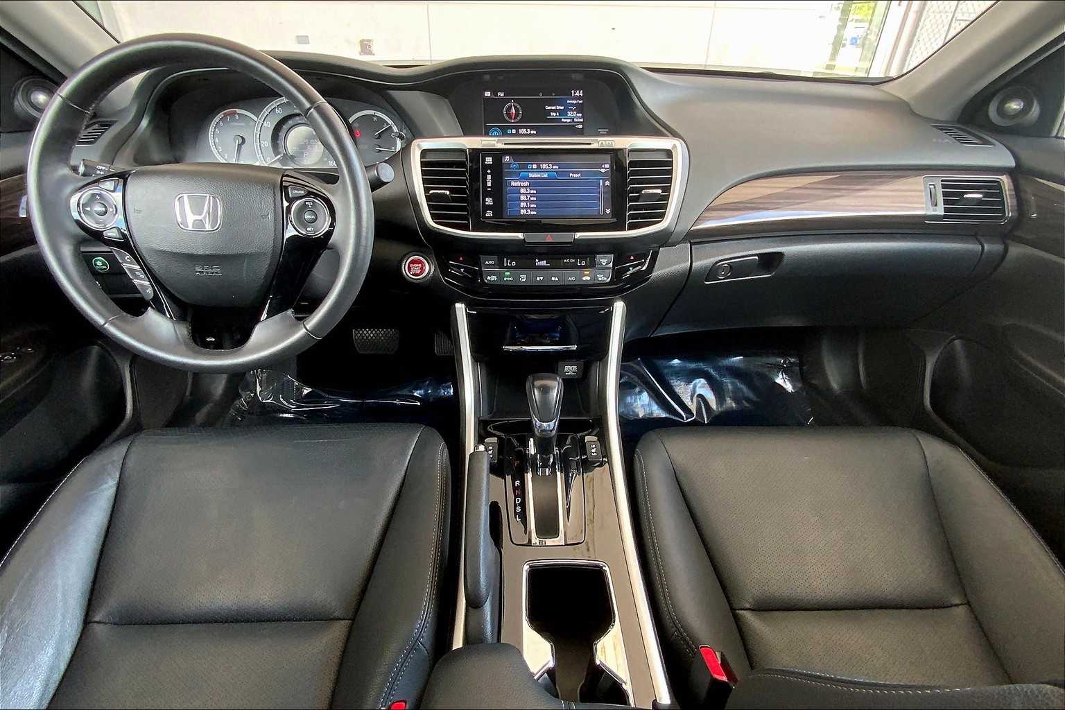 2016 Honda Accord EX-L photo 14