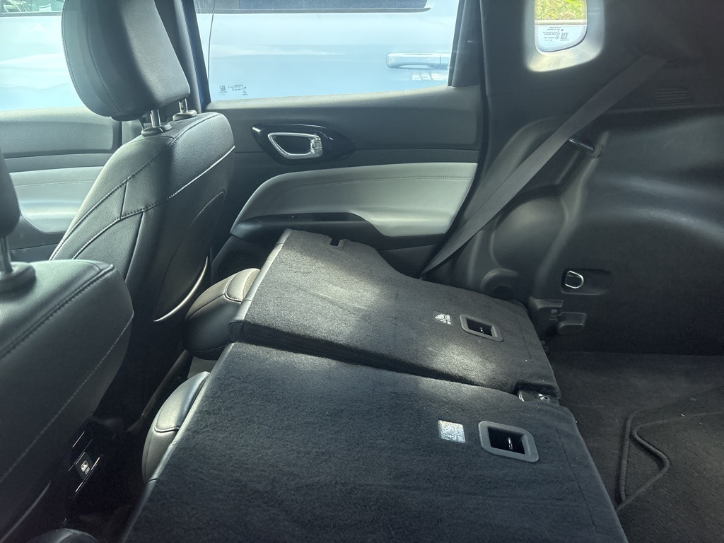 2024 Jeep Compass Limited photo 9