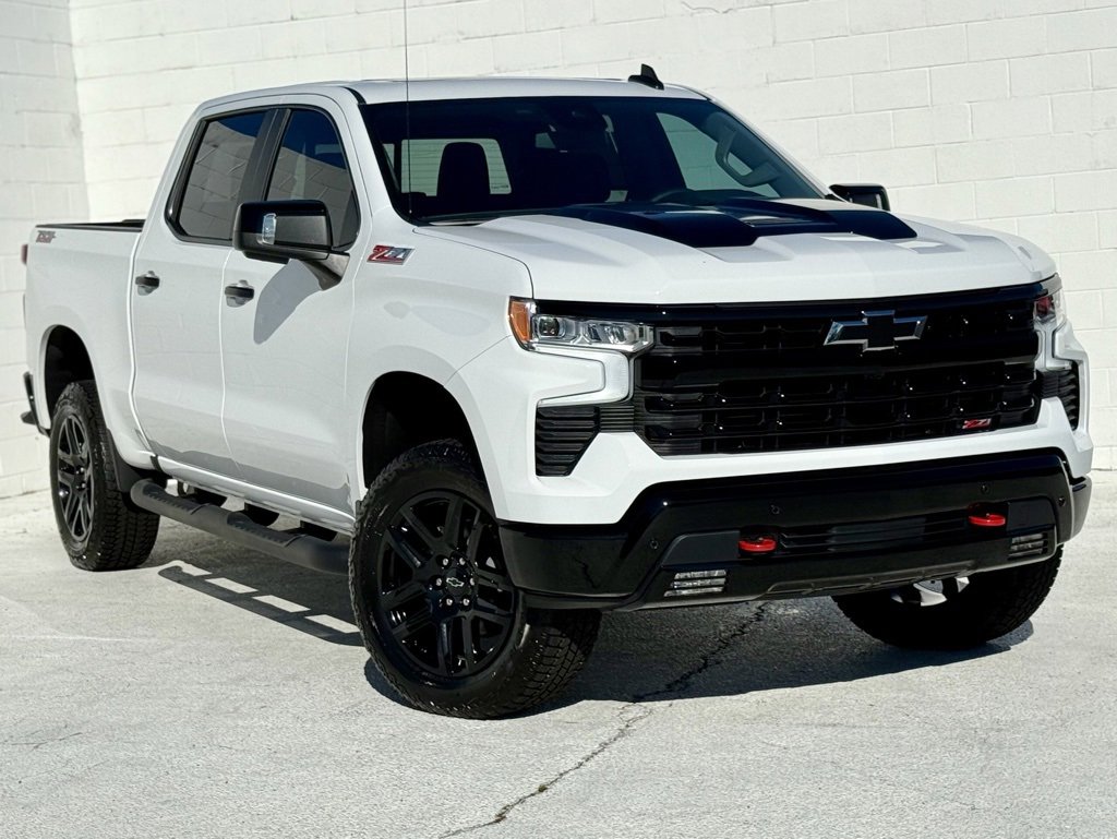 2026 Chevrolet Silverado LT Trail Boss photo 2