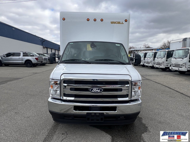 2026 Ford E-450 photo 3