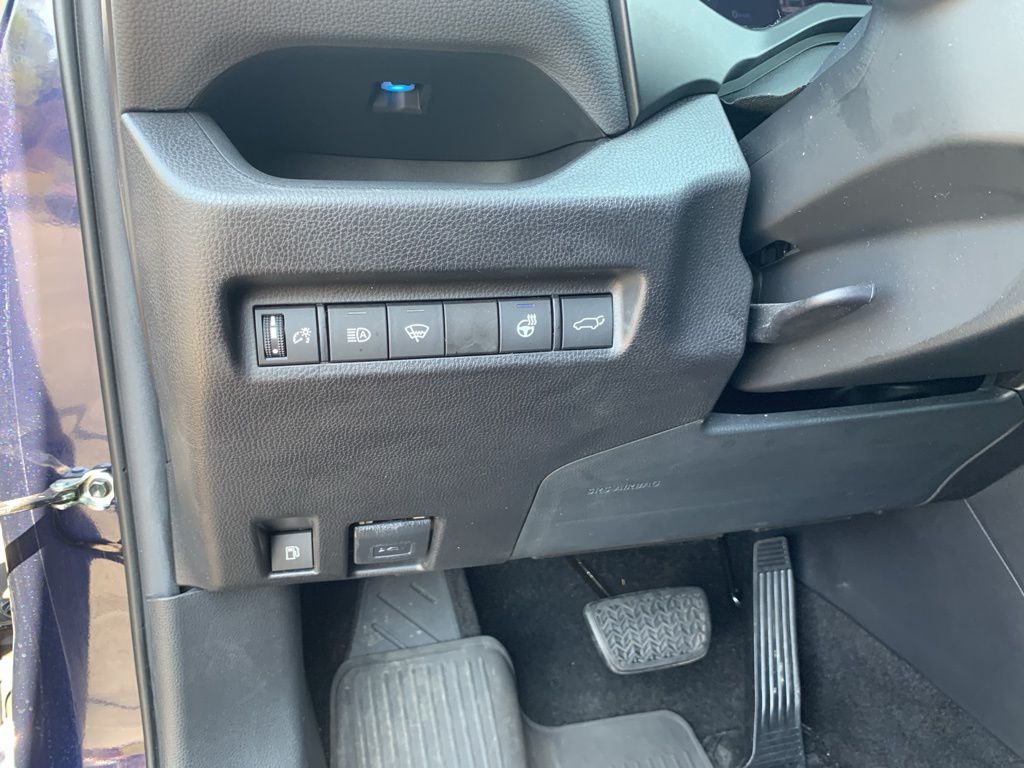 2021 Toyota RAV4 Hybrid XSE photo 19