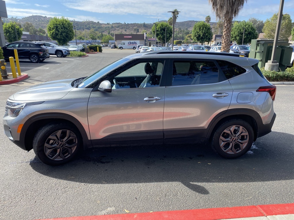 2024 Kia Seltos S photo 4