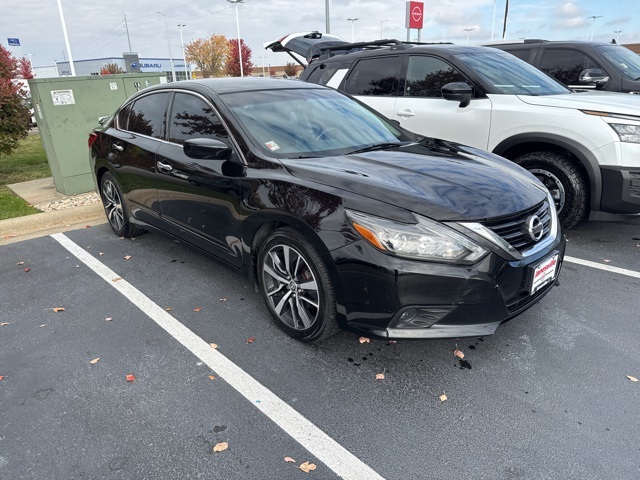 Used 2017 Nissan Altima SR with VIN 1N4AL3AP6HC257544 for sale in Janesville, WI
