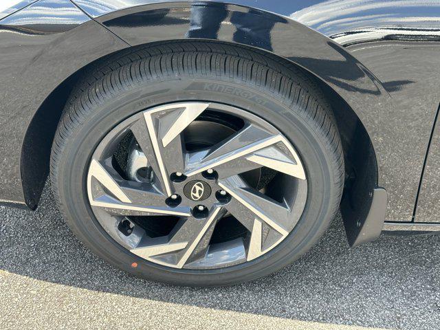 2025 Hyundai Elantra SEL Sport photo 11