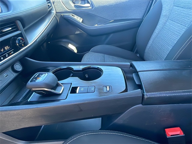 2023 Nissan Rogue SV photo 20