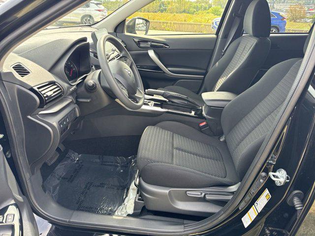 2024 Mitsubishi Eclipse Cross LE photo 4