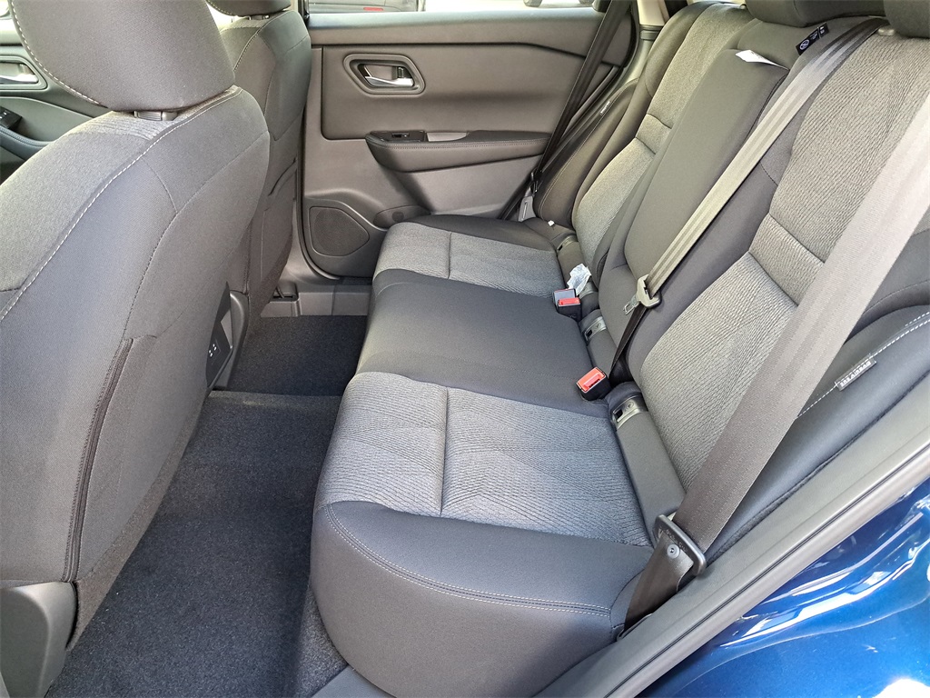 2026 Nissan Rogue SV photo 12