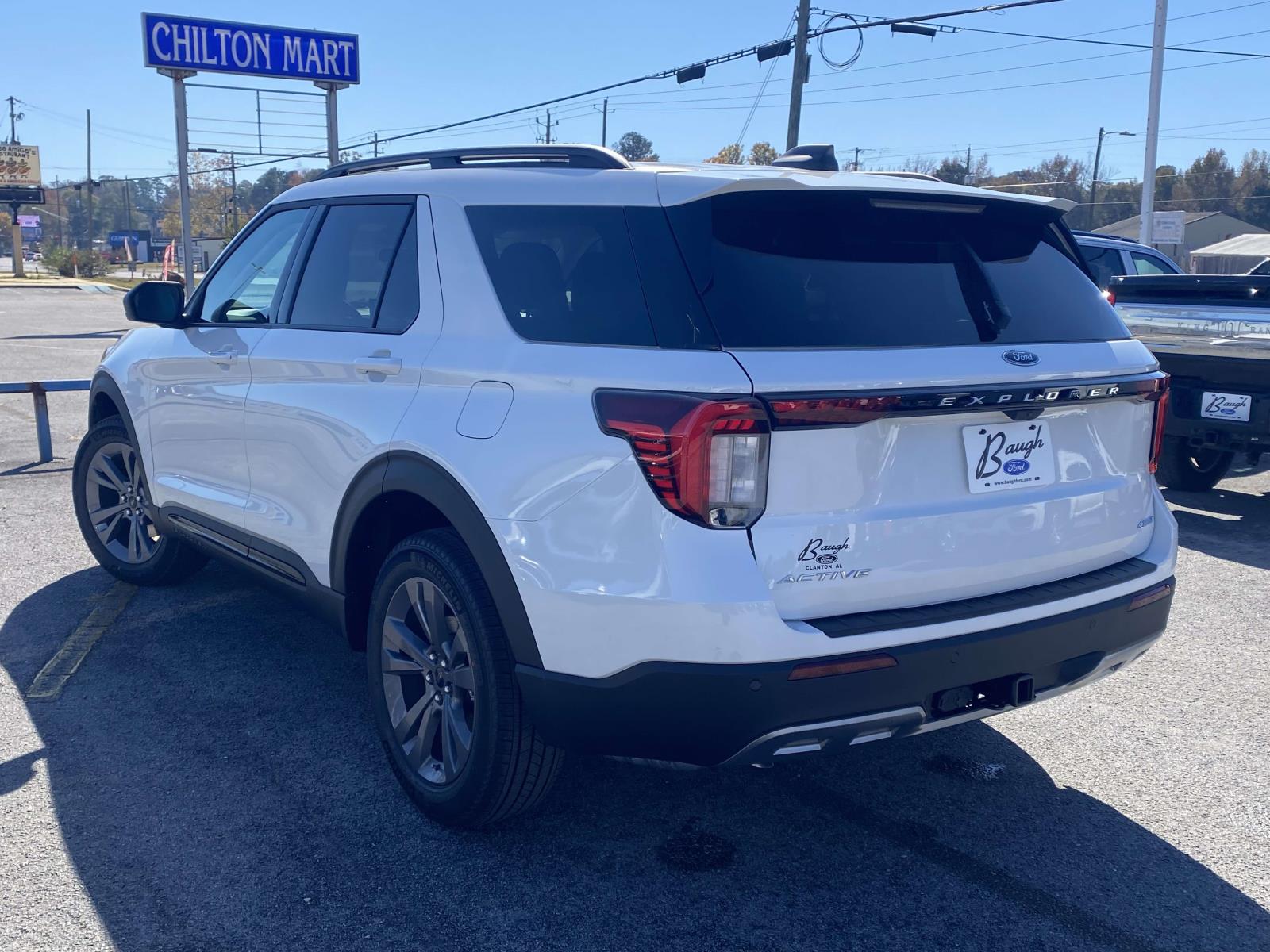 2026 Ford Explorer photo 4