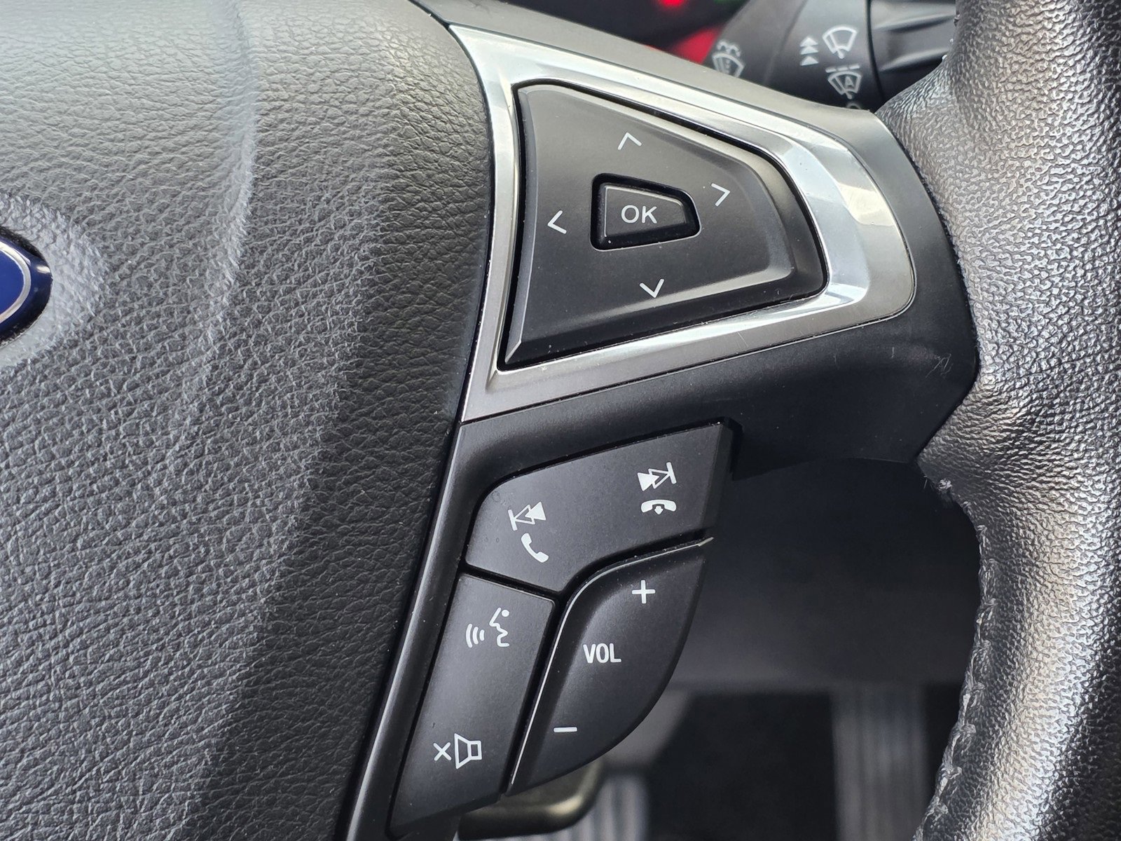 2017 Ford Fusion Energi SE photo 33