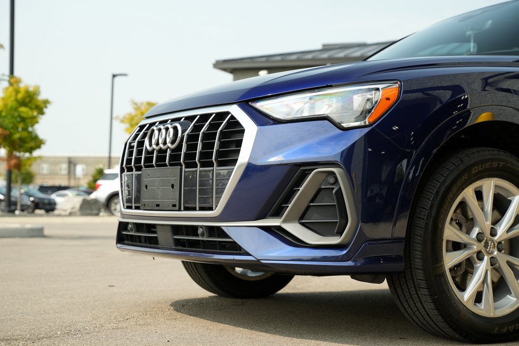 2021 Audi Q3 S line Premium photo 3