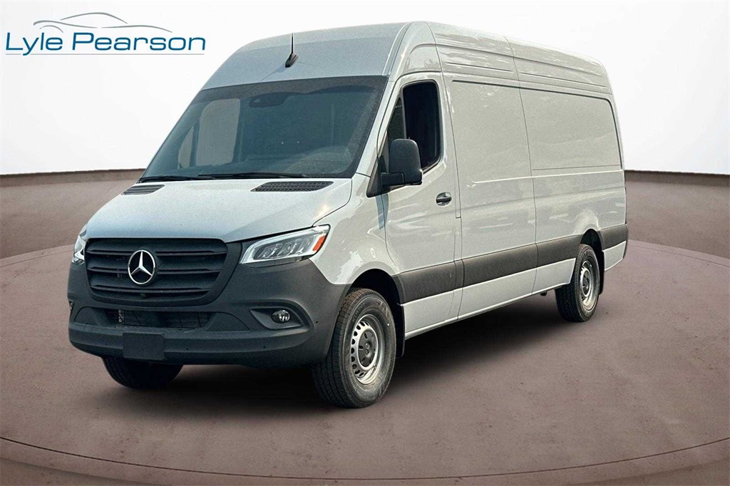 2024 Mercedes-Benz Sprinter Crew Van Base's photo