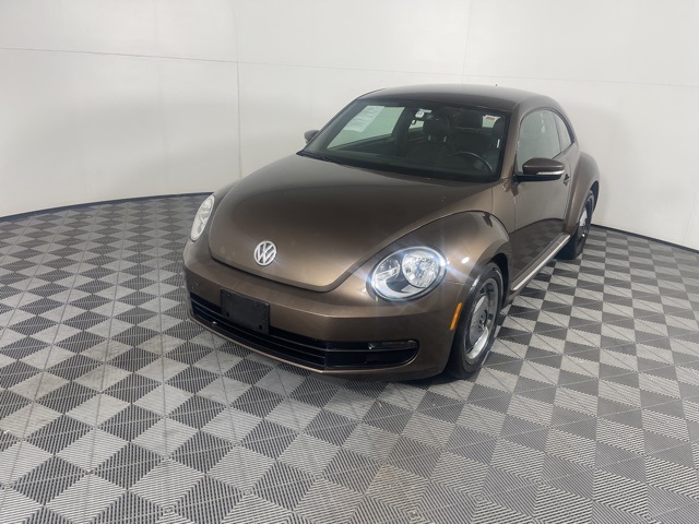 2012 Volkswagen Beetle 2.5L photo 2