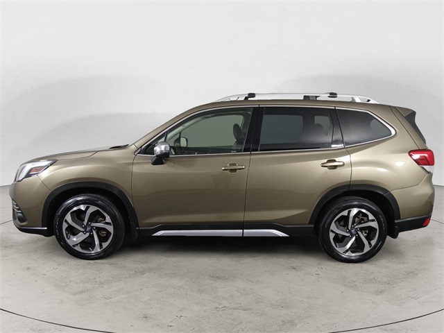 2023 Subaru Forester Touring photo 2