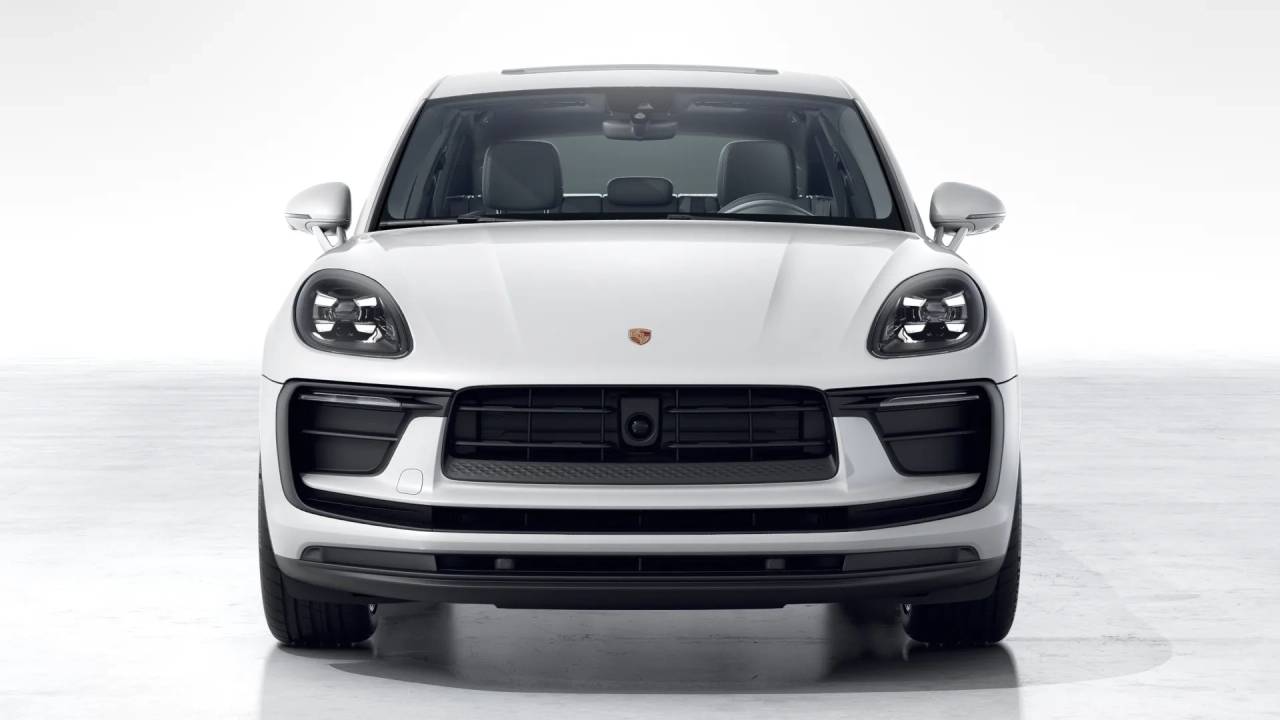 2026 Porsche Macan T photo 9