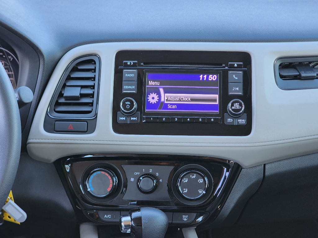 2018 Honda HR-V LX photo 3