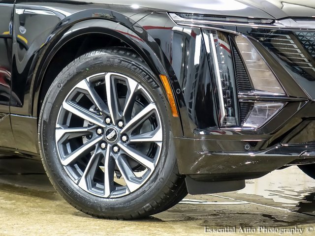 2025 Cadillac Lyriq Sport photo 3