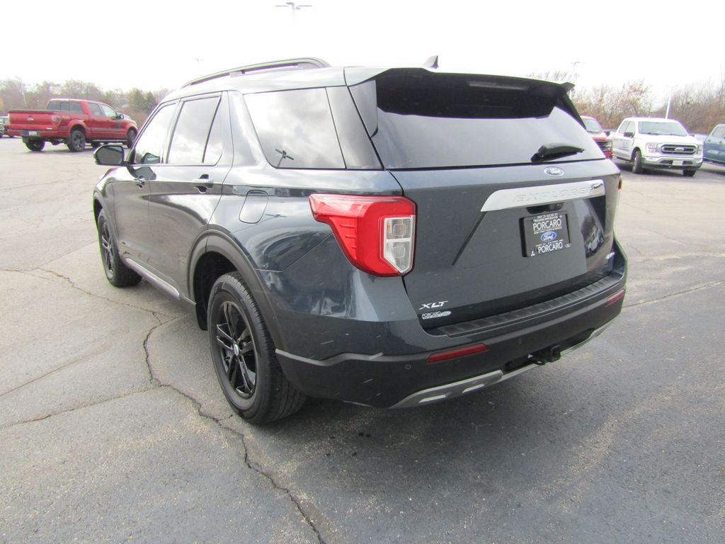 2023 Ford Explorer XLT photo 3