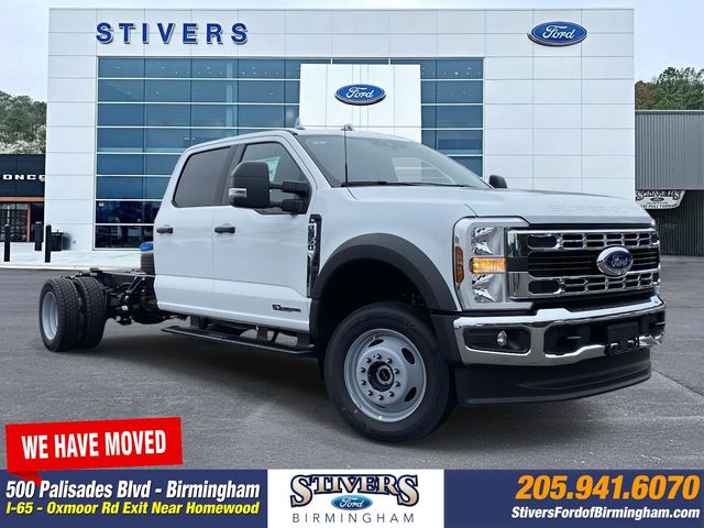 2025 Ford F-600 Super Duty Chassis Cab XL's photo
