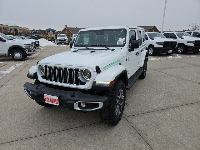 2025 Jeep Wrangler 4-Door Sahara's photo