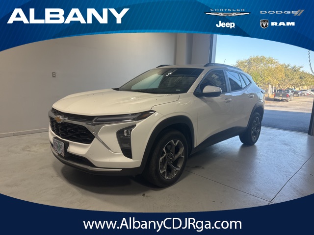 2024 Chevrolet Trax LT's photo