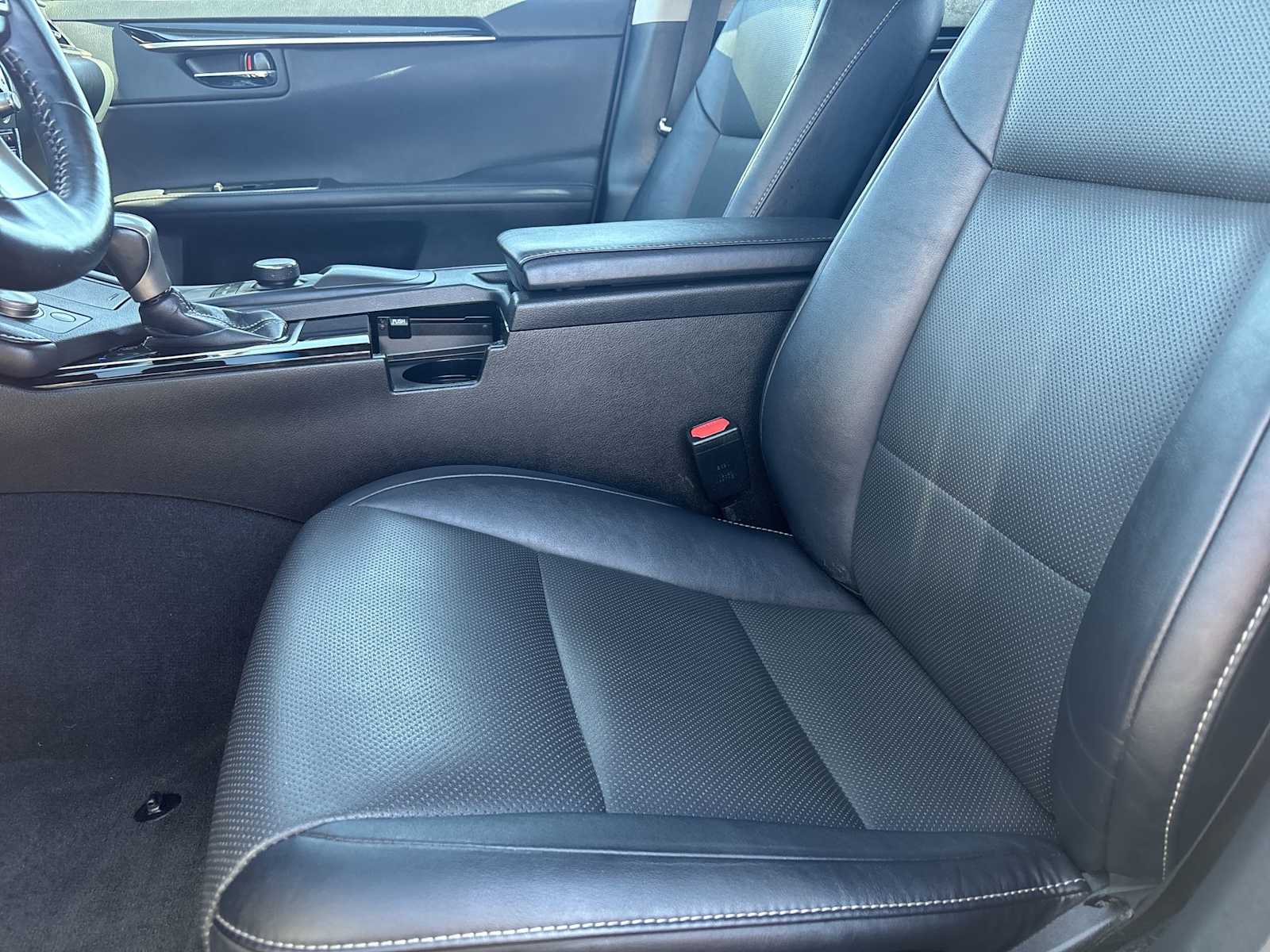 2017 Lexus ES 350 photo 14
