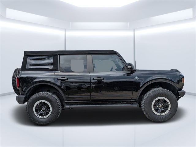 2021 Ford Bronco Outer Banks photo 2
