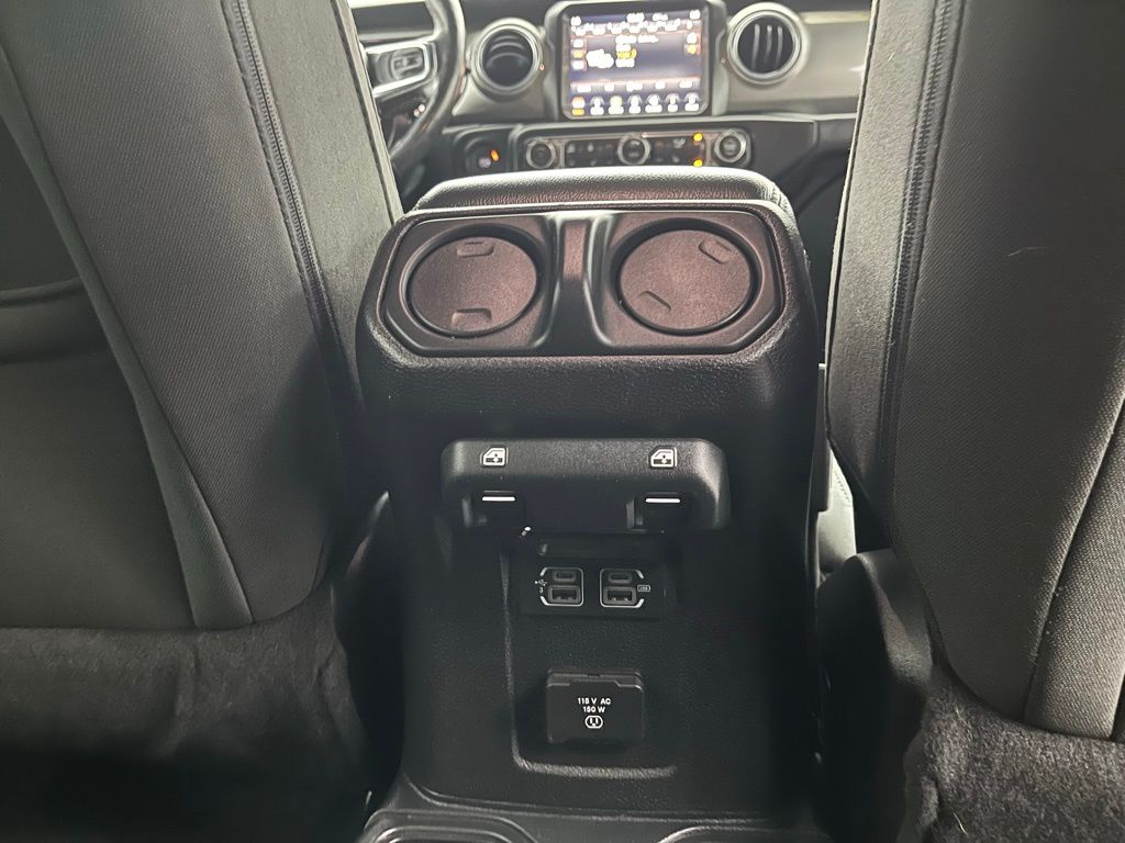 2018 Jeep Wrangler Unlimited Sahara photo 34