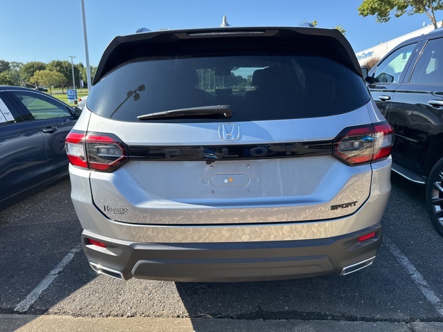 2025 Honda Pilot Sport photo 2