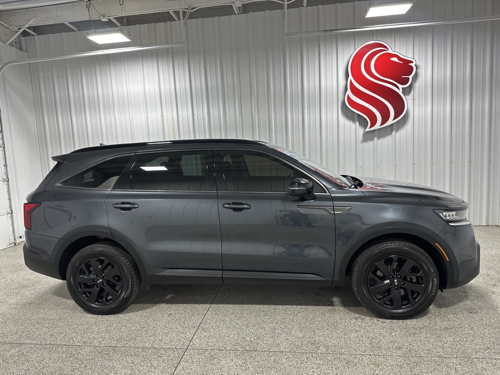 2021 Kia Sorento S's photo