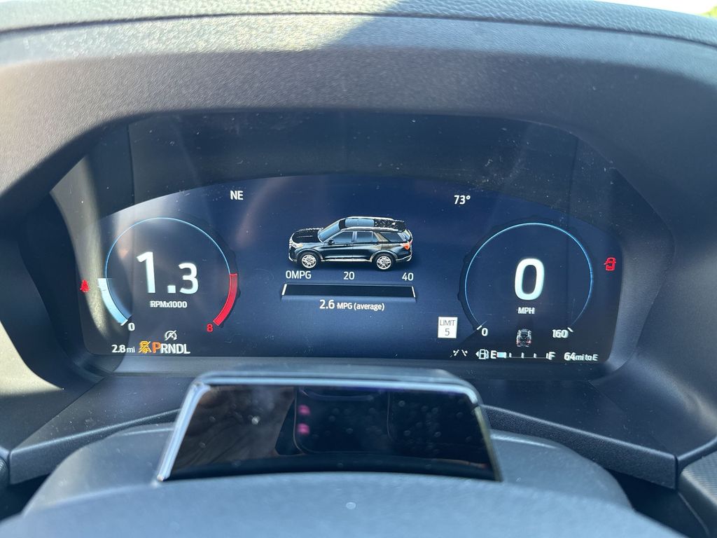 2025 Ford Explorer ST-Line photo 8