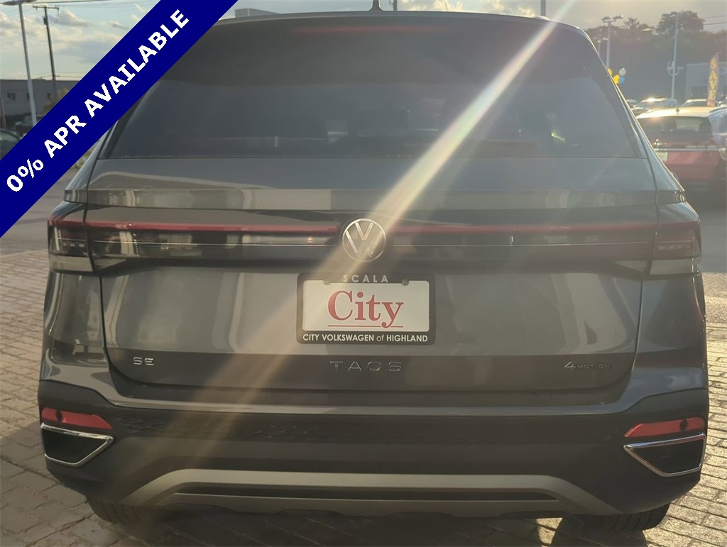 2025 Volkswagen Taos SE photo 4