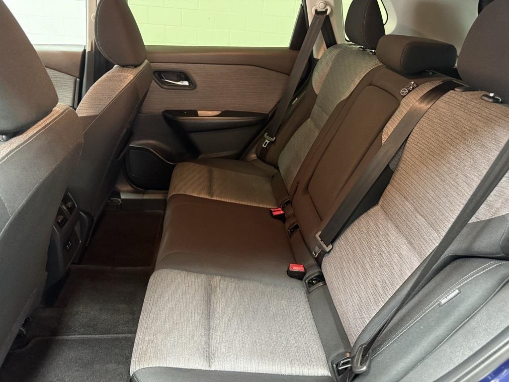 2023 Nissan Rogue SV photo 25