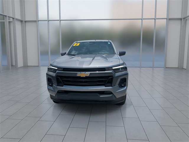 2025 Chevrolet Colorado Work Truck LT photo 3