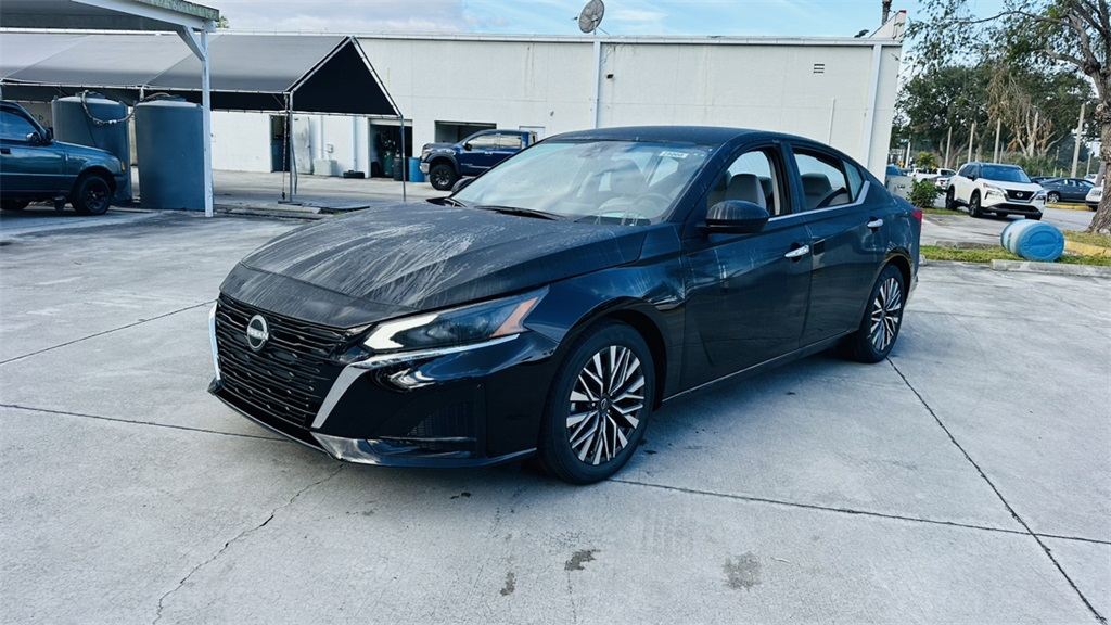 2025 Nissan Altima SV photo 3