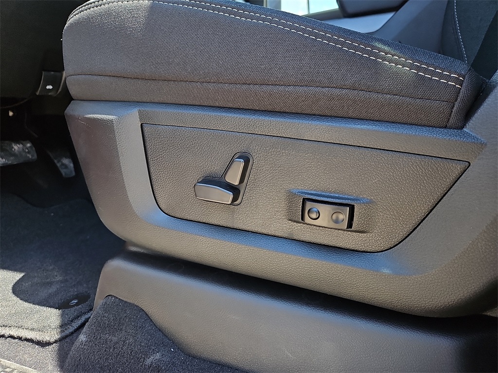 2025 Ram 2500 Big Horn photo 15