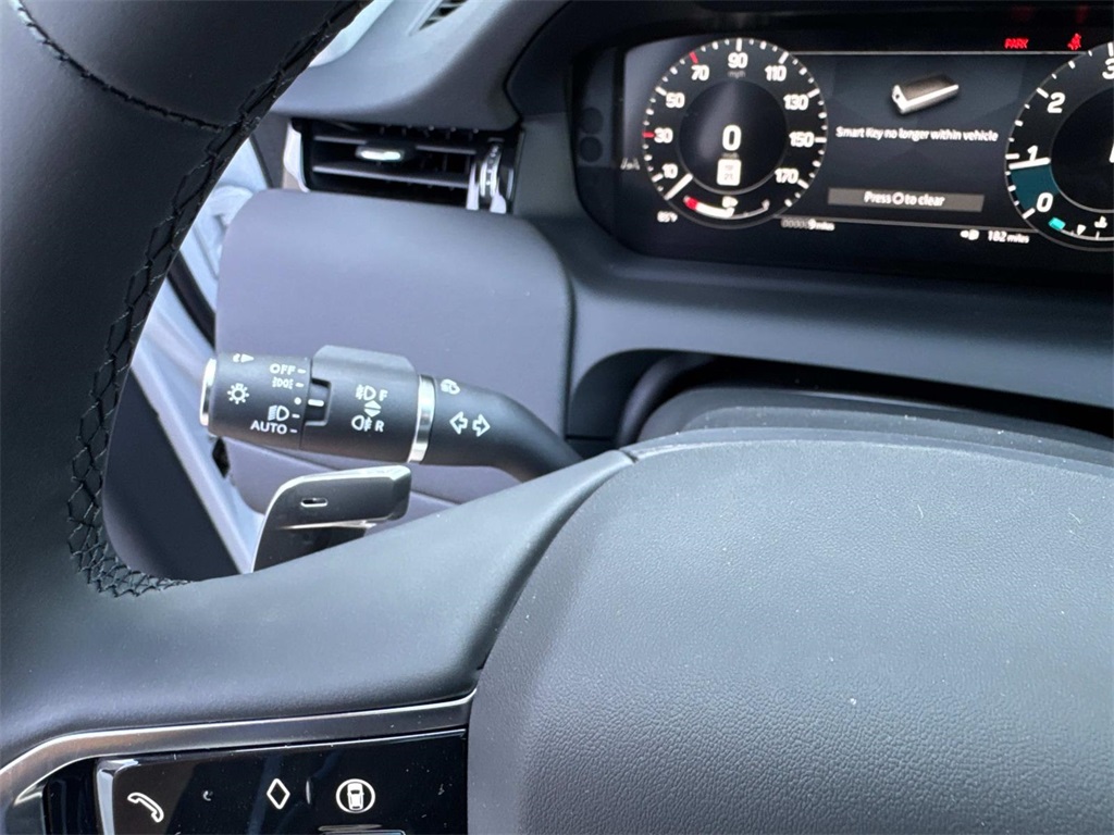 2025 Land Rover Discovery Sport S photo 28