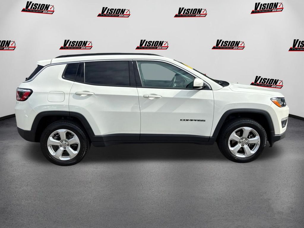 2019 Jeep Compass Latitude photo 4