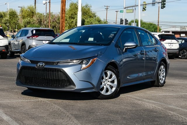 2024 Toyota Corolla LE's photo