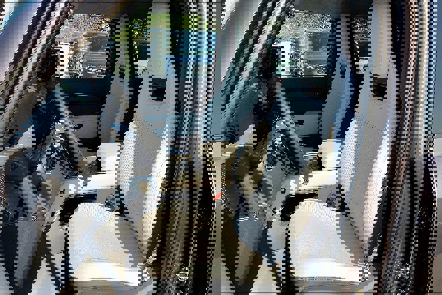 2025 Land Rover Defender 110 photo 4