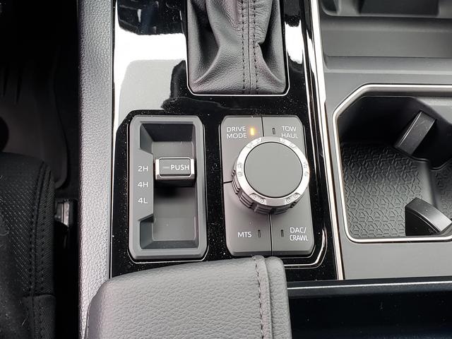 2025 Toyota Tundra SR5 CrewMax photo 19