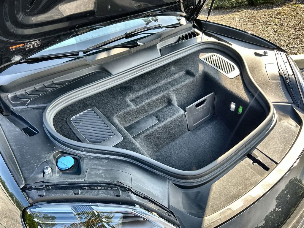 2024 Porsche Macan Electric 4 photo 29