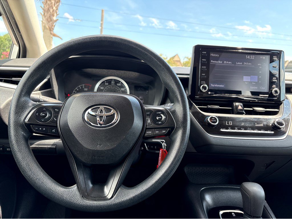 2022 Toyota Corolla LE photo 4