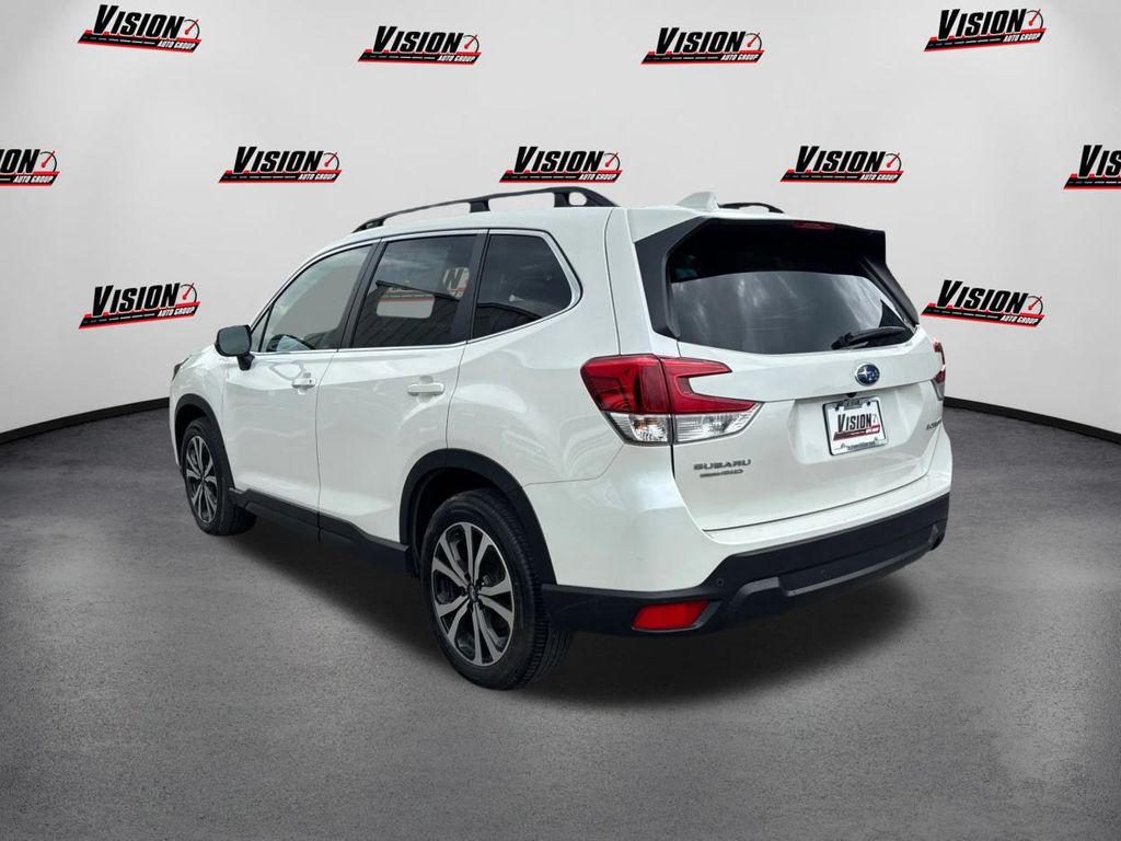 2022 Subaru Forester Limited photo 6