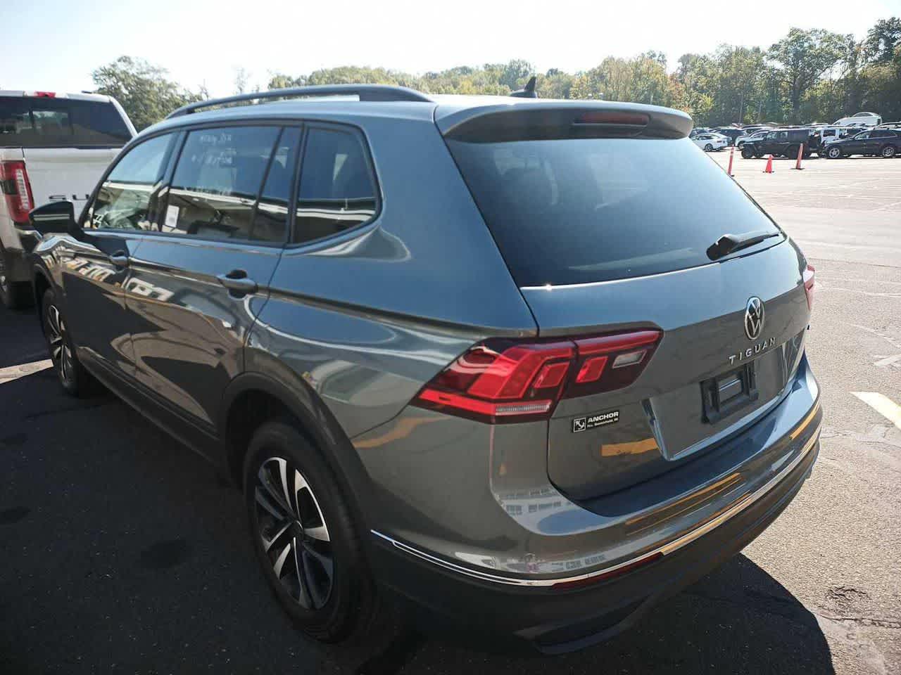 2022 Volkswagen Tiguan S photo 4