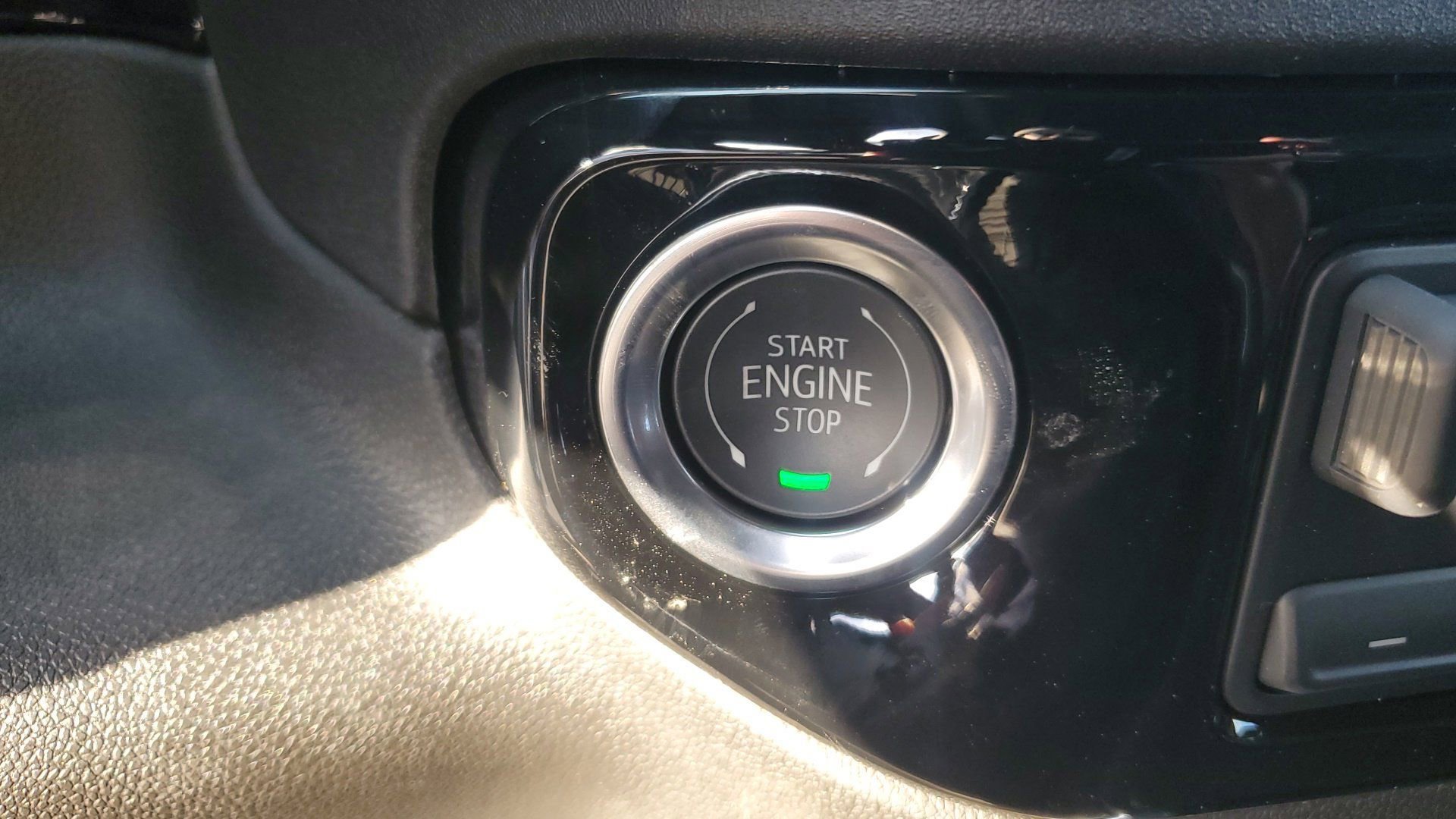 2025 Chevrolet Silverado 1500 RST photo 29